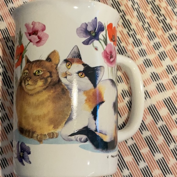 Felines - Picture 1 of 4